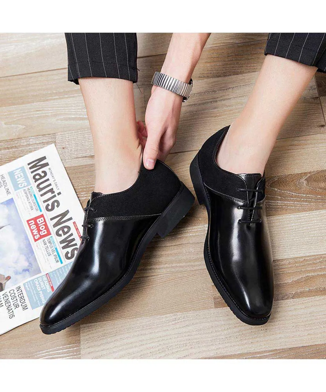 Black V style facing oxford dress shoe