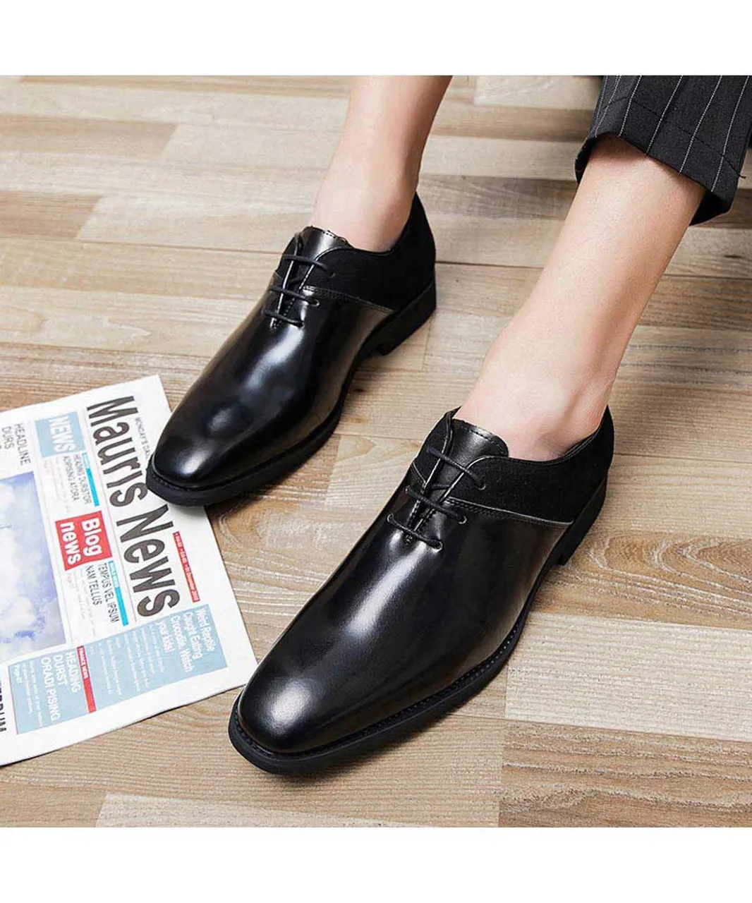 Black V style facing oxford dress shoe