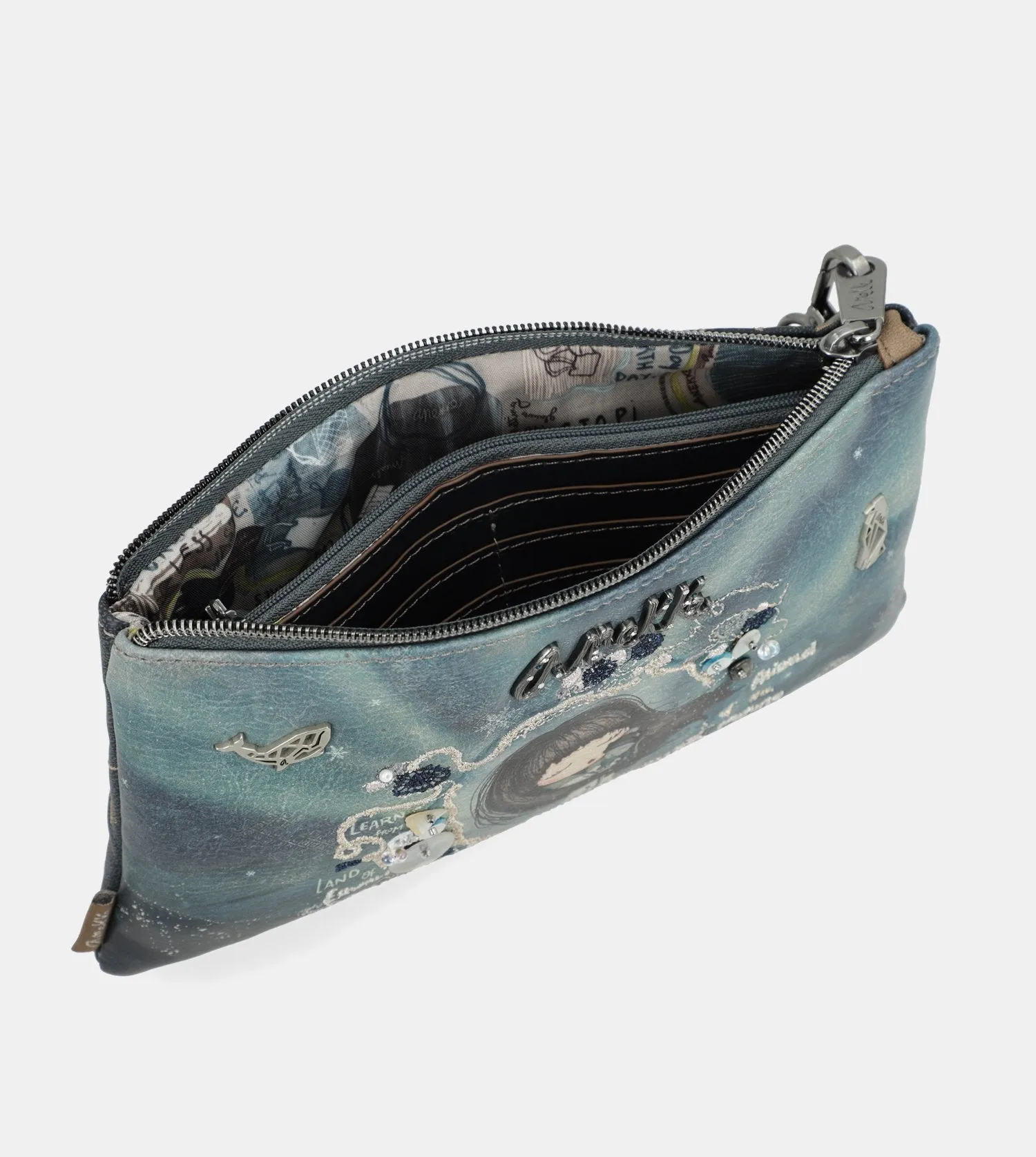 Iceland handbag with a zip closure