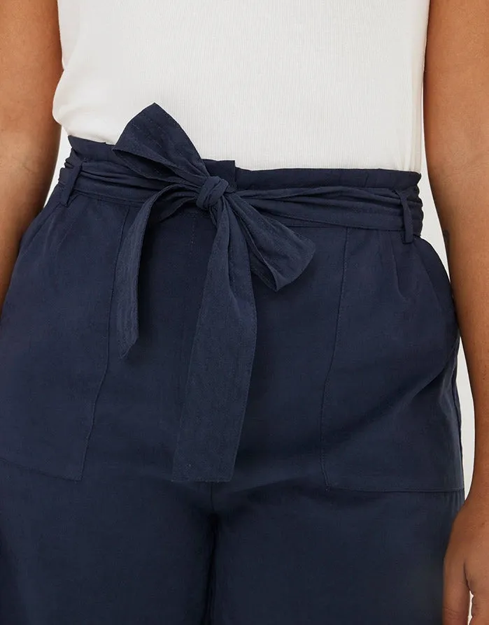 Short Bermuda with Belt - Valiana