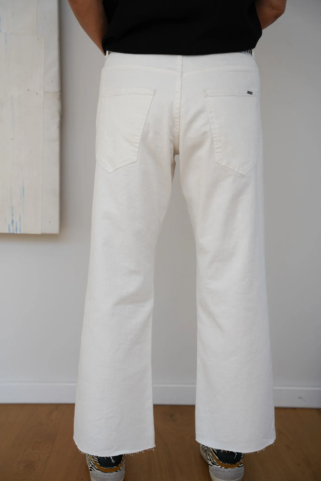 White Cropped Vintage